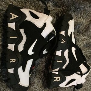 Men’s athletic shoes